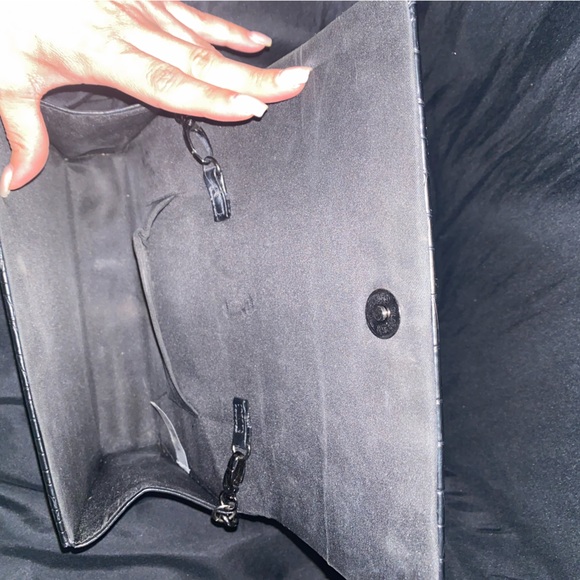 Cute, black cross shoulder bag gunmetal chain - Picture 4 of 4